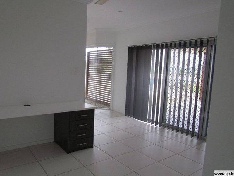 4 McLeod Street, Boyne Island QLD 4680