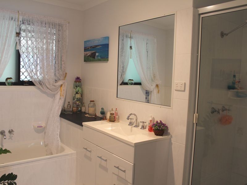 25 Bauhinia Street, Boyne Island QLD 4680