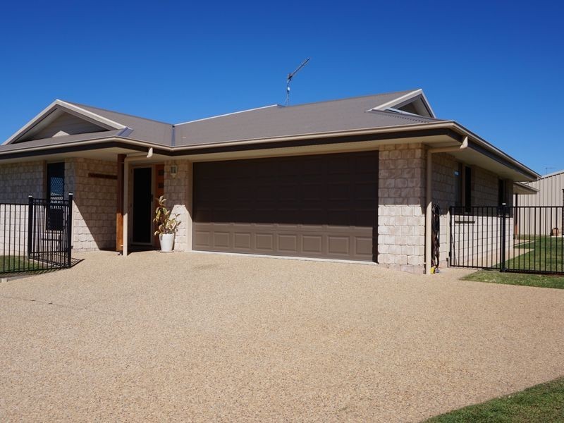 19 Valley Way, Boyne Island QLD 4680