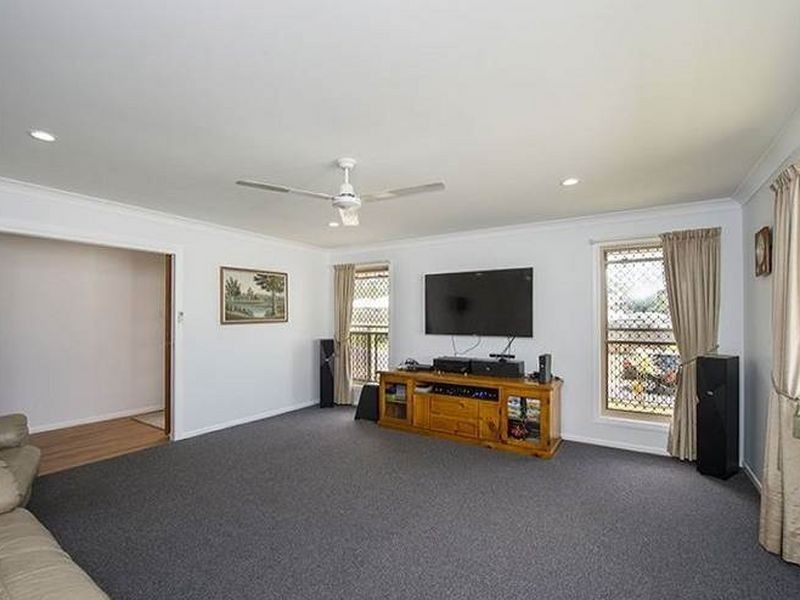 19 Valley Way, Boyne Island QLD 4680