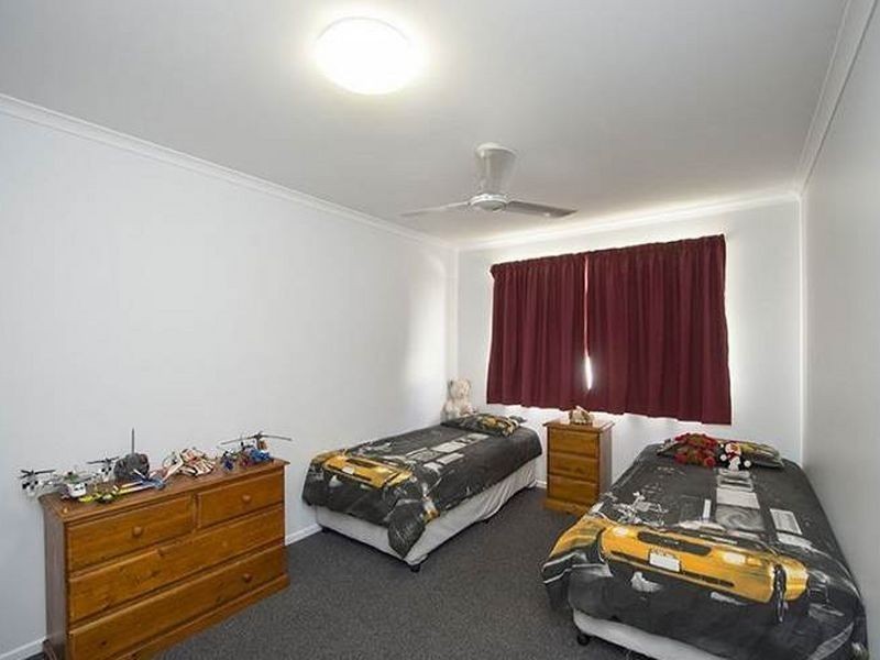 19 Valley Way, Boyne Island QLD 4680