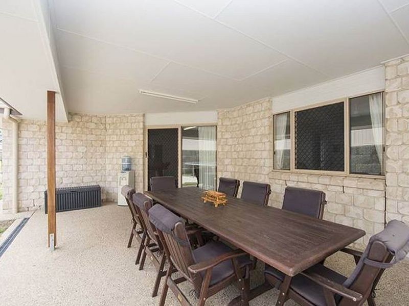 19 Valley Way, Boyne Island QLD 4680