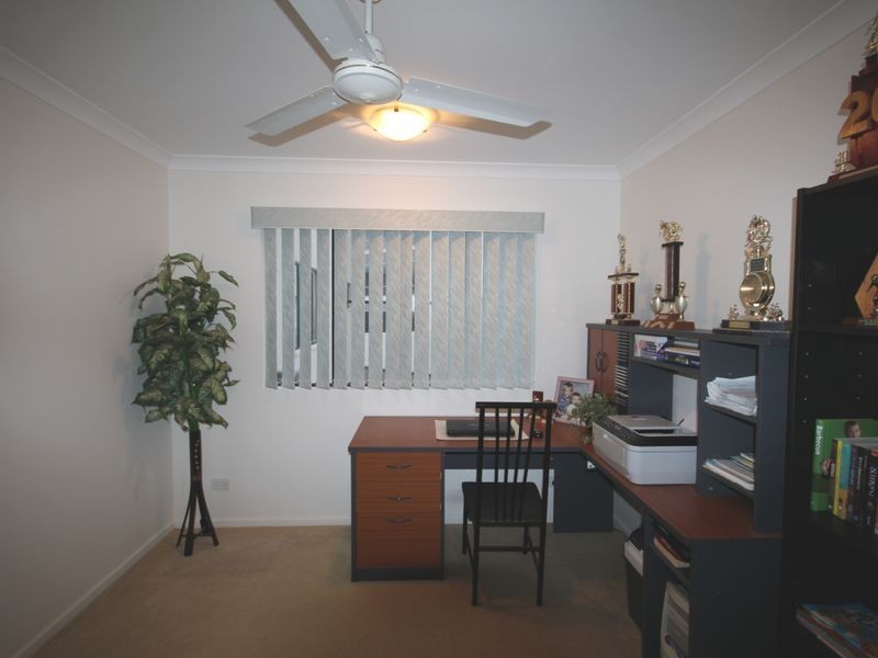 6/8A Wyndham Ave, Boyne Island QLD 4680