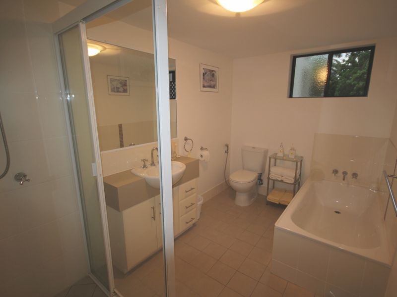 6/8A Wyndham Ave, Boyne Island QLD 4680