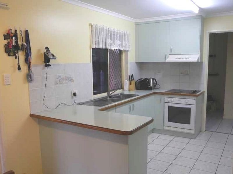 23 Curtis Ave, Boyne Island QLD 4680