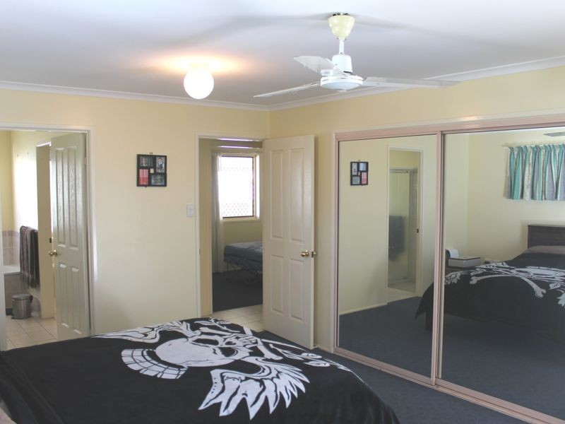 23 Curtis Ave, Boyne Island QLD 4680