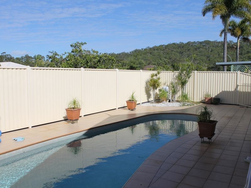 23 Curtis Ave, Boyne Island QLD 4680