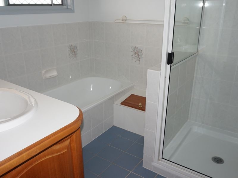 6 Currawong Court, Boyne Island QLD 4680