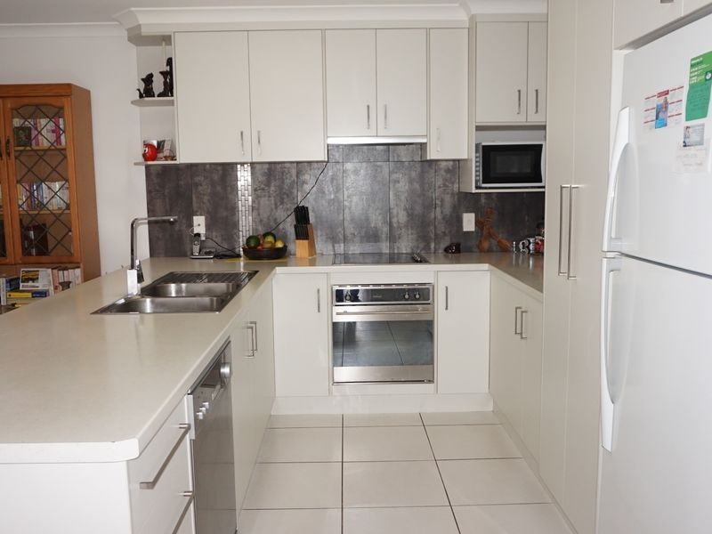 2/55 Bauhinia Street, Boyne Island QLD 4680