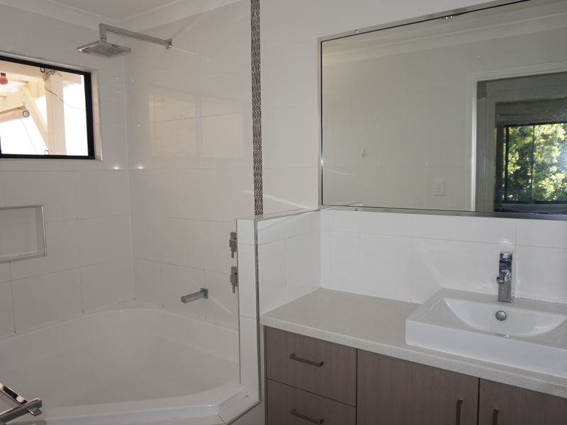 2/55 Bauhinia Street, Boyne Island QLD 4680