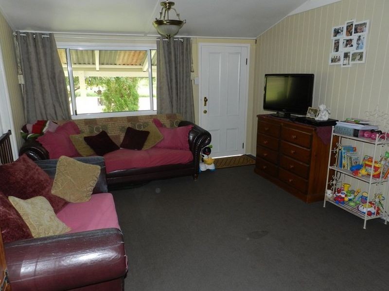 9 Laird Avenue, Gladstone QLD 4680