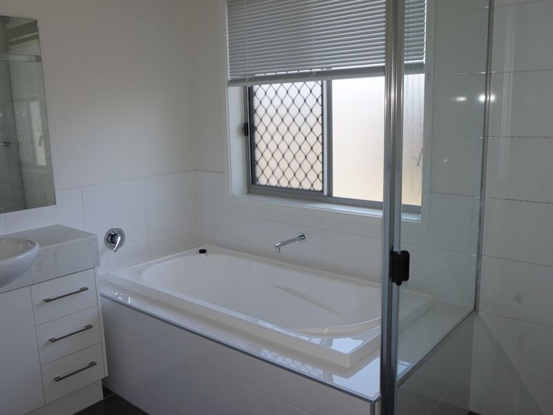 2 Wabby Street, Boyne Island QLD 4680