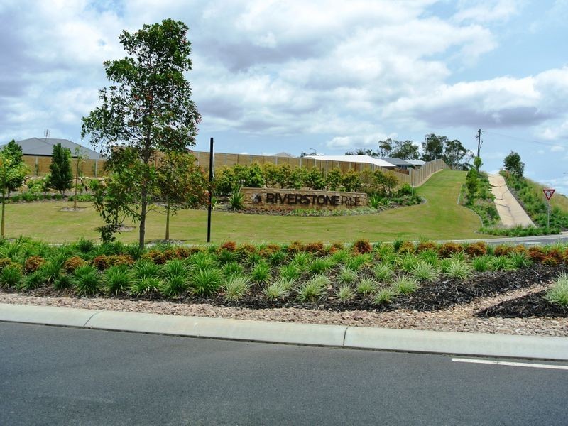 2 Wabby Street, Boyne Island QLD 4680