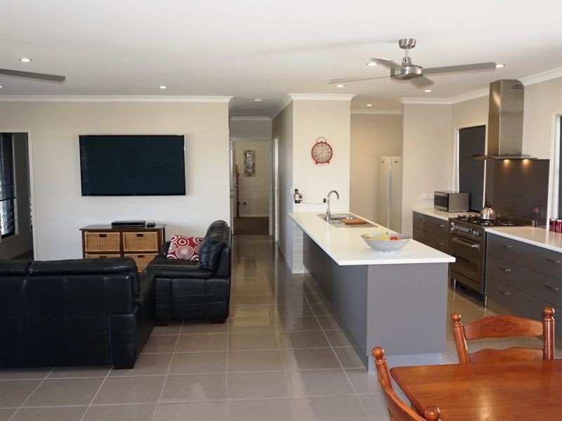 26 Jillaroo Close, Benaraby QLD 4680