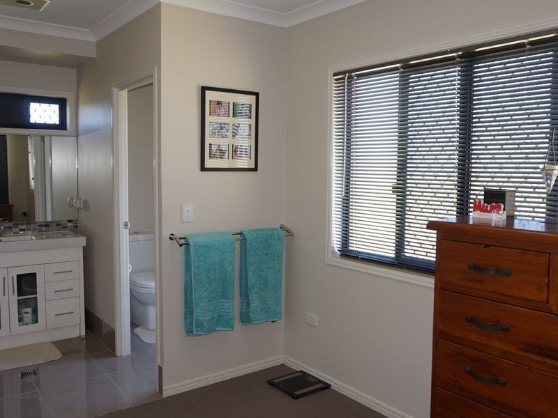 26 Jillaroo Close, Benaraby QLD 4680