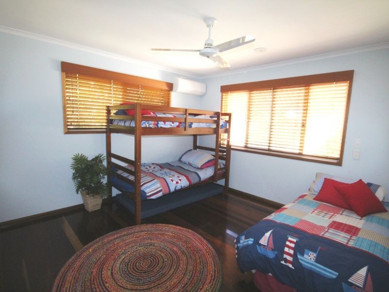 8 School Street, Tannum Sands QLD 4680