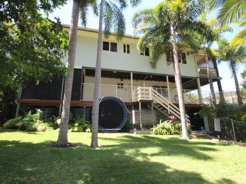 8 School Street, Tannum Sands QLD 4680