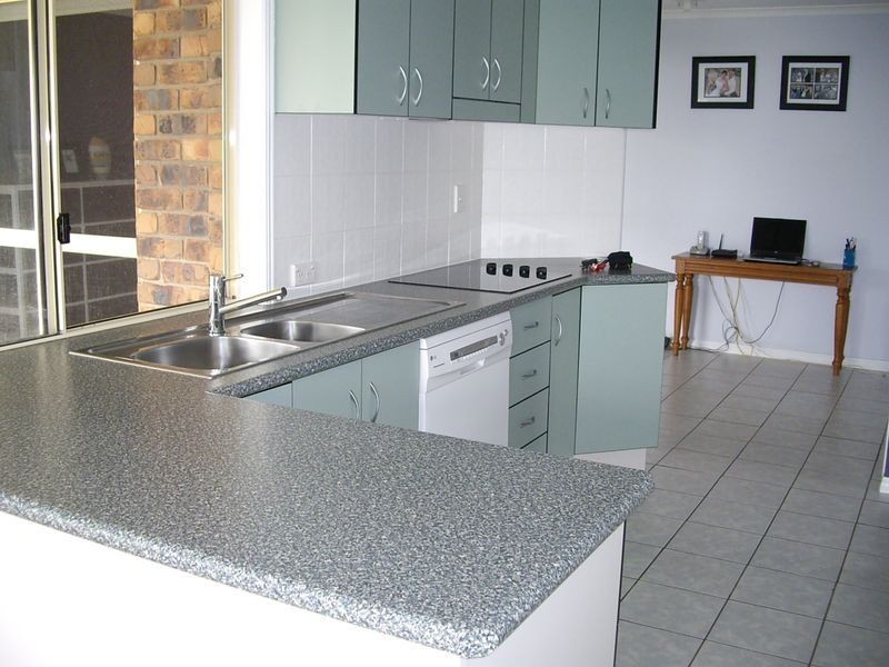 26 Curtis Ave, Boyne Island QLD 4680