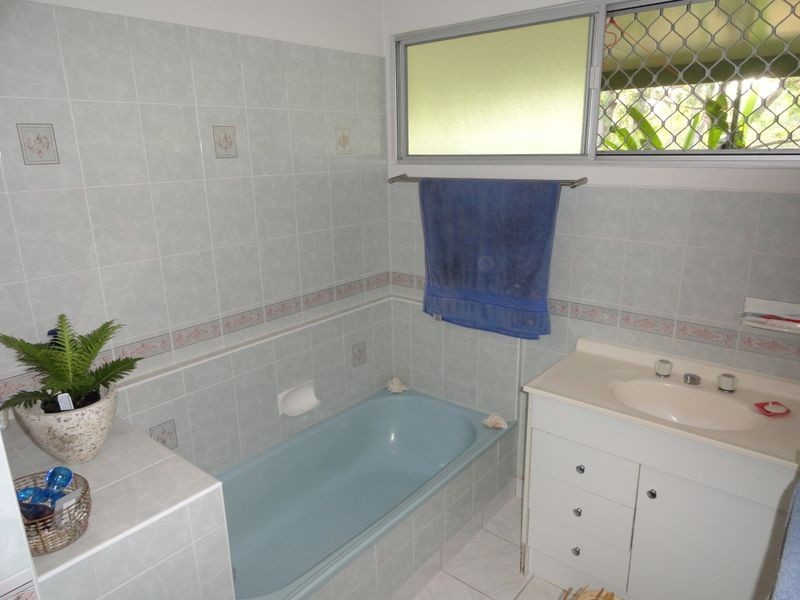20 Illoura Road, Wurdong Heights QLD 4680