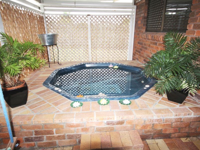 2 Bass Street, Boyne Island QLD 4680