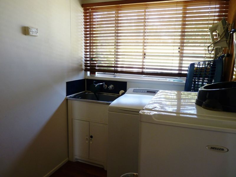 17 Wadeleigh Street, Bororen QLD 4678