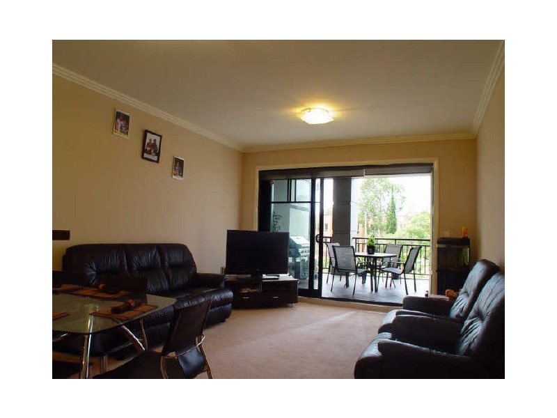 15/141 Bowden Street, Meadowbank NSW 2114