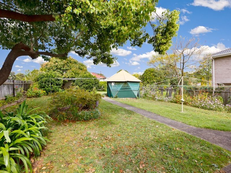 2 Sutherland Avenue, Ryde NSW 2112