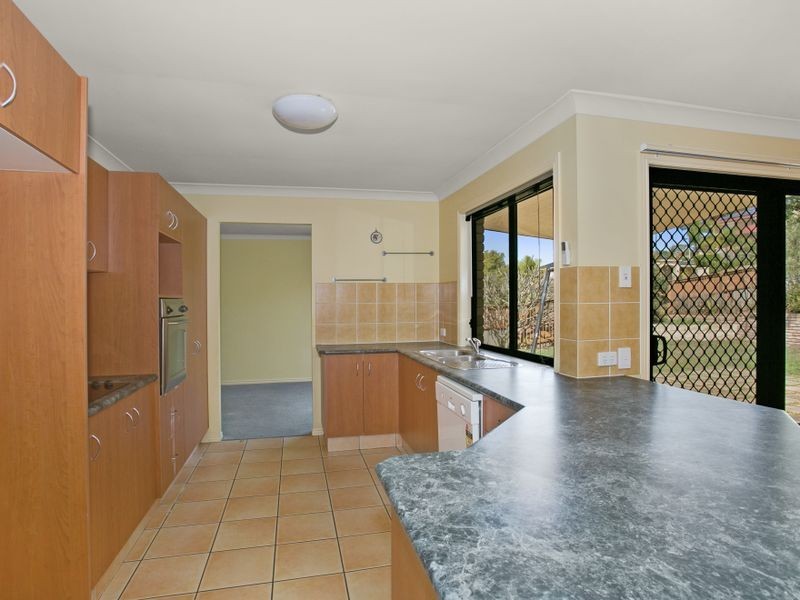 8 Duror Street, Pacific Pines QLD 4211