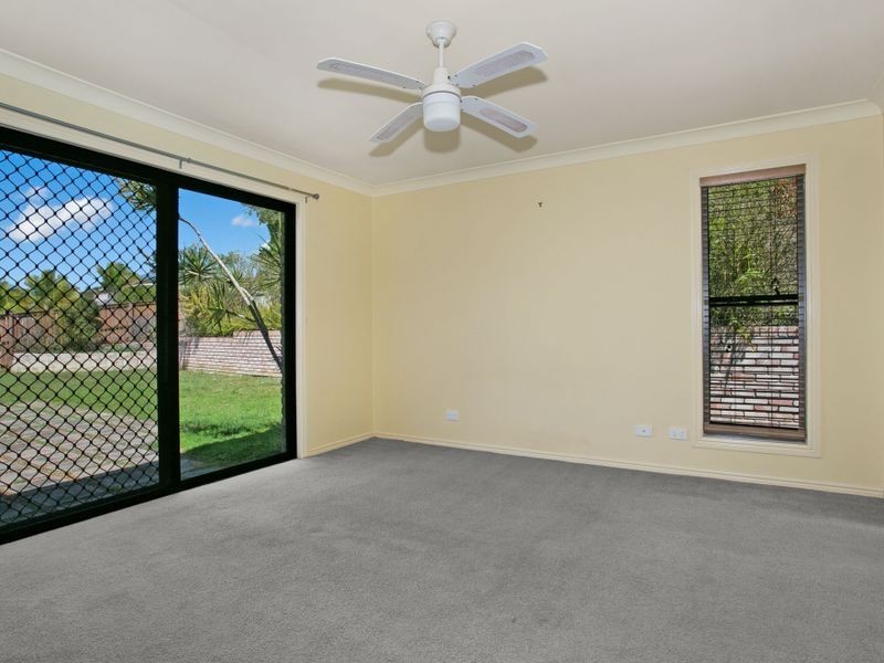 8 Duror Street, Pacific Pines QLD 4211