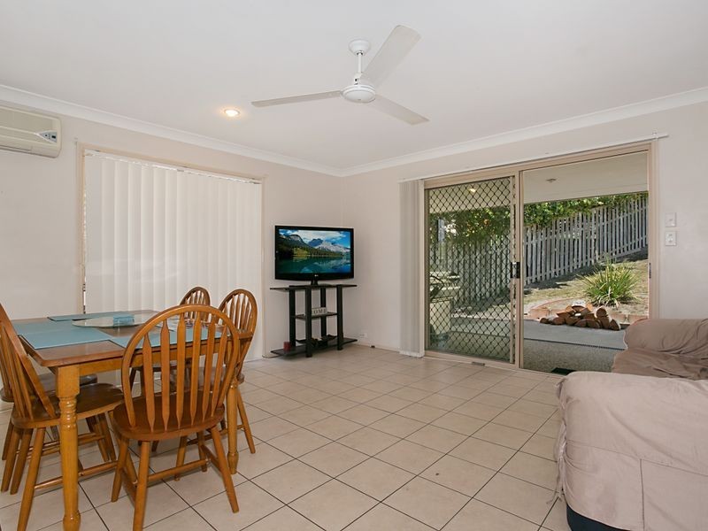 4 Rarotonga Rise, Pacific Pines QLD 4211