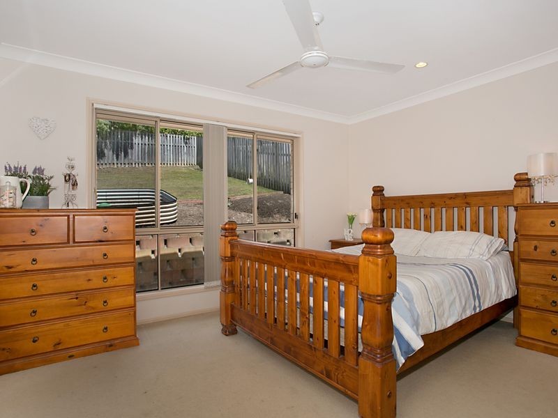 4 Rarotonga Rise, Pacific Pines QLD 4211