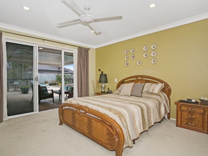 94 Monterey Keys Drive, Helensvale QLD 4212