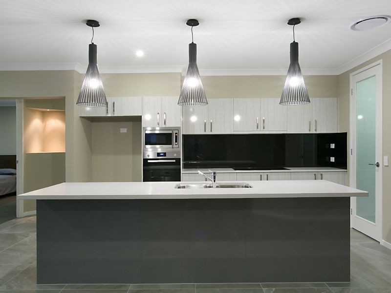 11 Quayside Drive, Helensvale QLD 4212