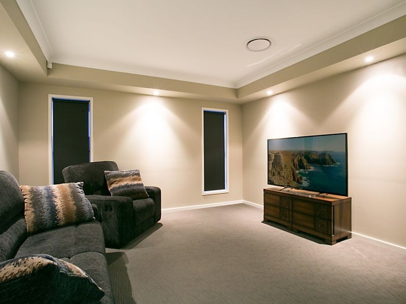 11 Quayside Drive, Helensvale QLD 4212