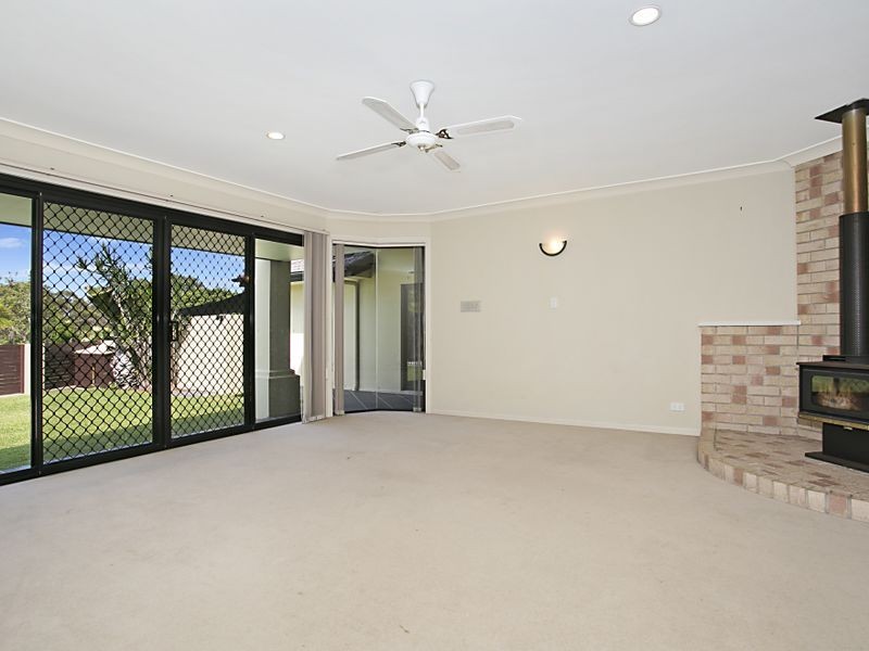 9 West Mountain Court, Parkwood QLD 4214