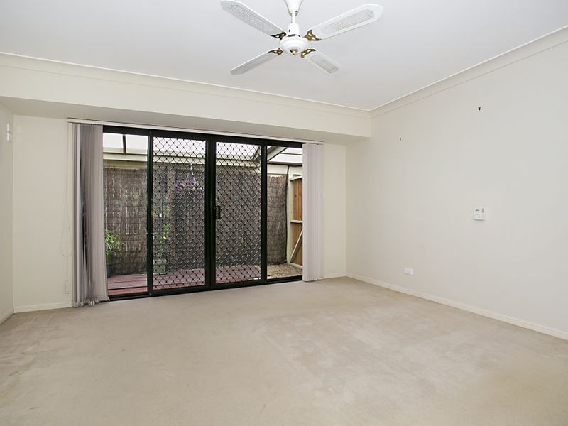9 West Mountain Court, Parkwood QLD 4214