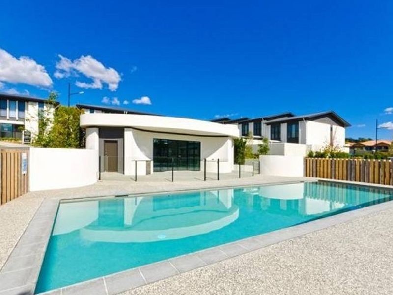 57/26 Hotham Drive, Pacific Pines QLD 4211