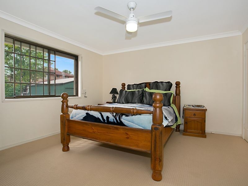 8 Wolvi Place, Helensvale QLD 4212