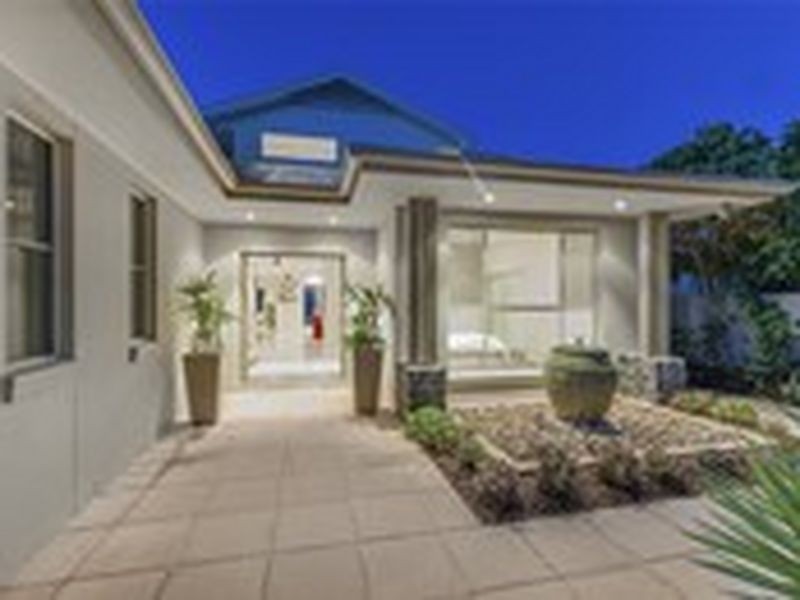 49 Ferrymans Court, Helensvale QLD 4212