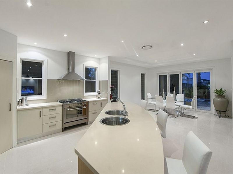 49 Ferrymans Court, Helensvale QLD 4212