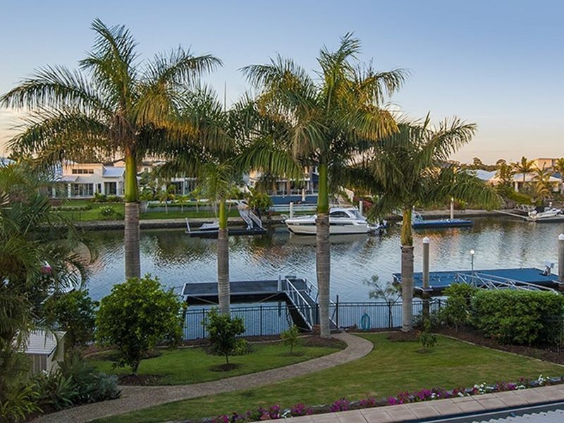 49 Ferrymans Court, Helensvale QLD 4212