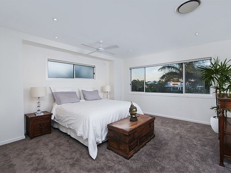 49 Ferrymans Court, Helensvale QLD 4212