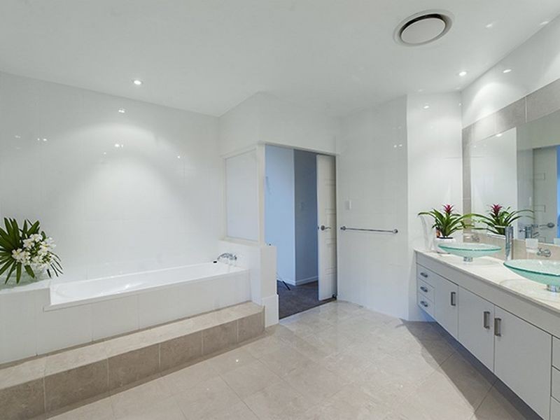 49 Ferrymans Court, Helensvale QLD 4212