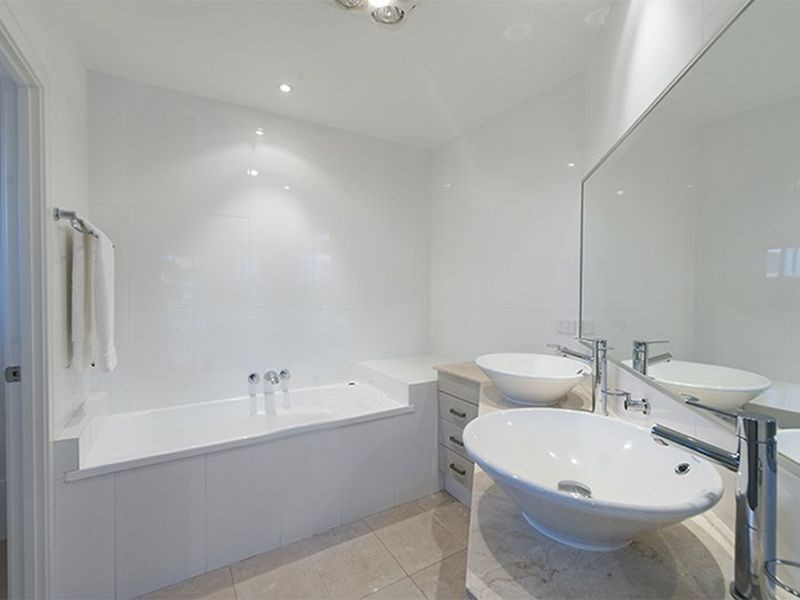 49 Ferrymans Court, Helensvale QLD 4212