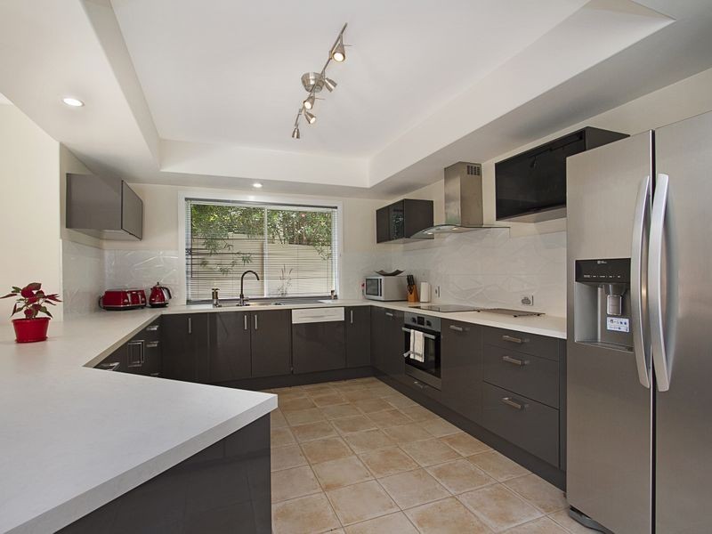 9 London Chase, Arundel QLD 4214