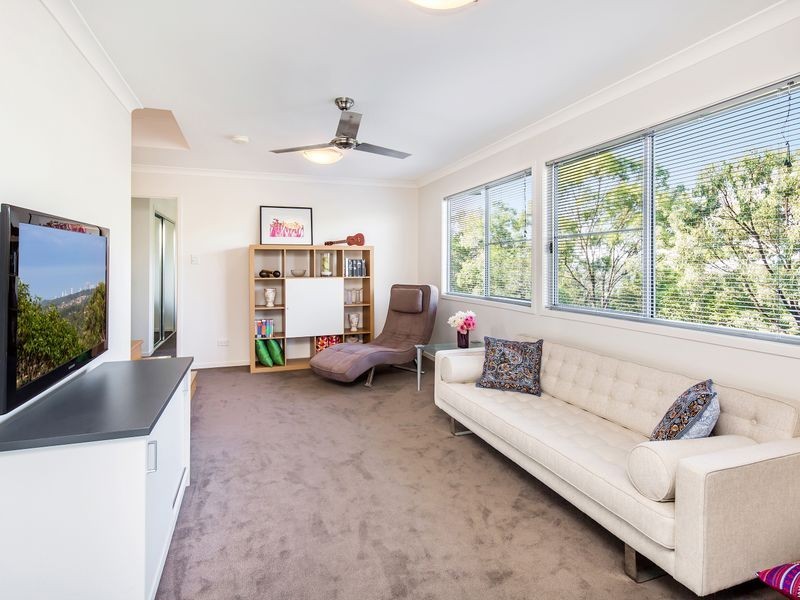 45 Crestridge Crescent, Oxenford QLD 4210