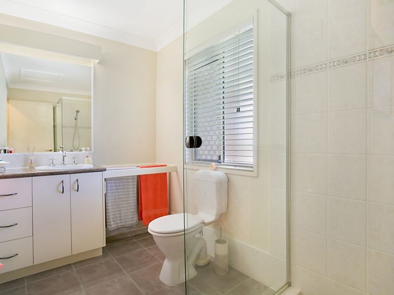 13/2 Doyalson Place, Helensvale QLD 4212