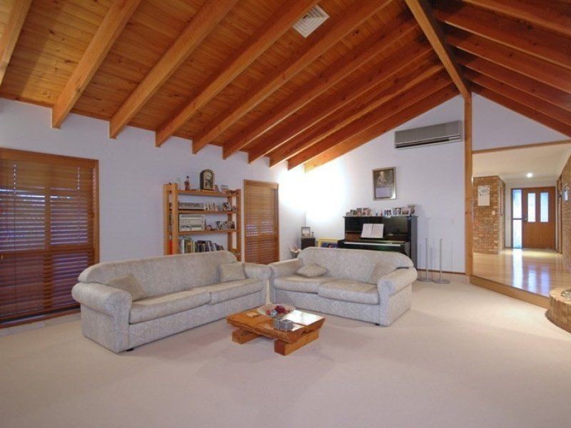 13 Leura Place, Helensvale QLD 4212