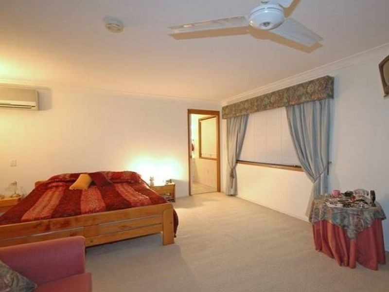 13 Leura Place, Helensvale QLD 4212