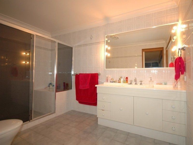 13 Leura Place, Helensvale QLD 4212